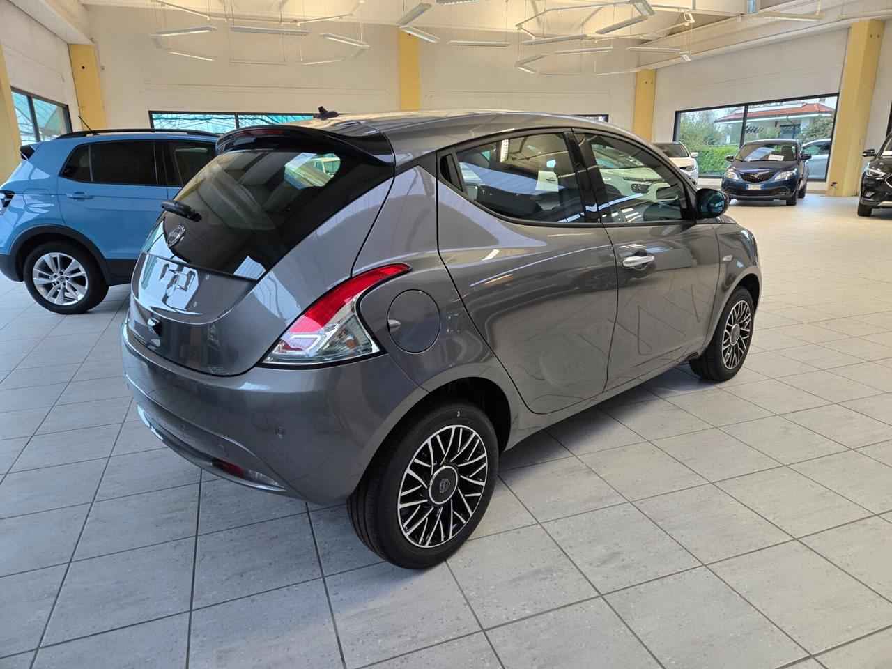 Lancia Ypsilon 1.0 FireFly 5 porte S&S Hybrid Platino