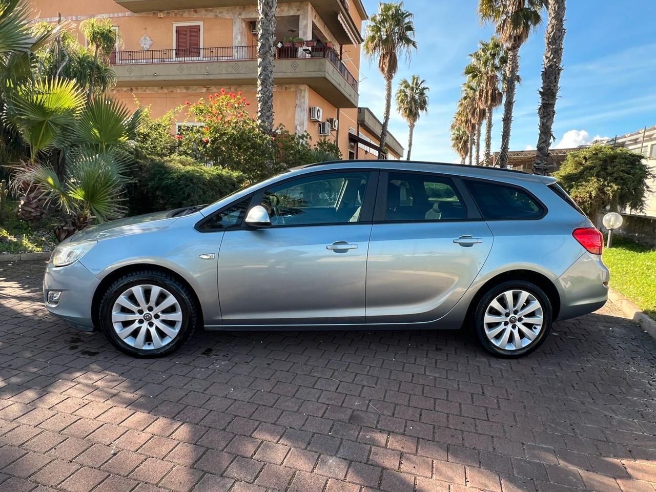 Opel Astra 1.7 CDTI 110CV Sports Tourer Cosmo Fleet