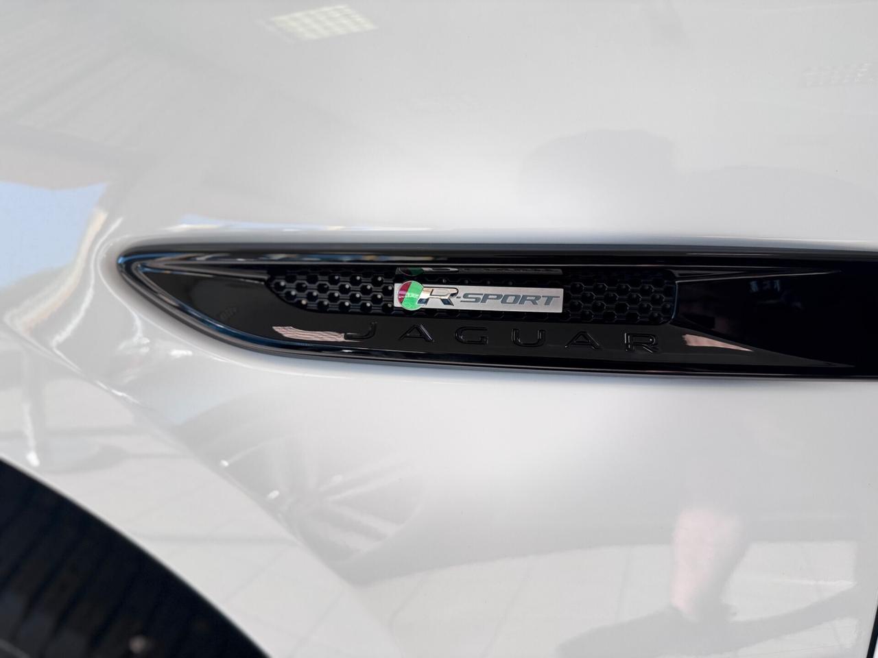 Jaguar F-Pace 2.0 D 180 CV AWD aut. R-Sport