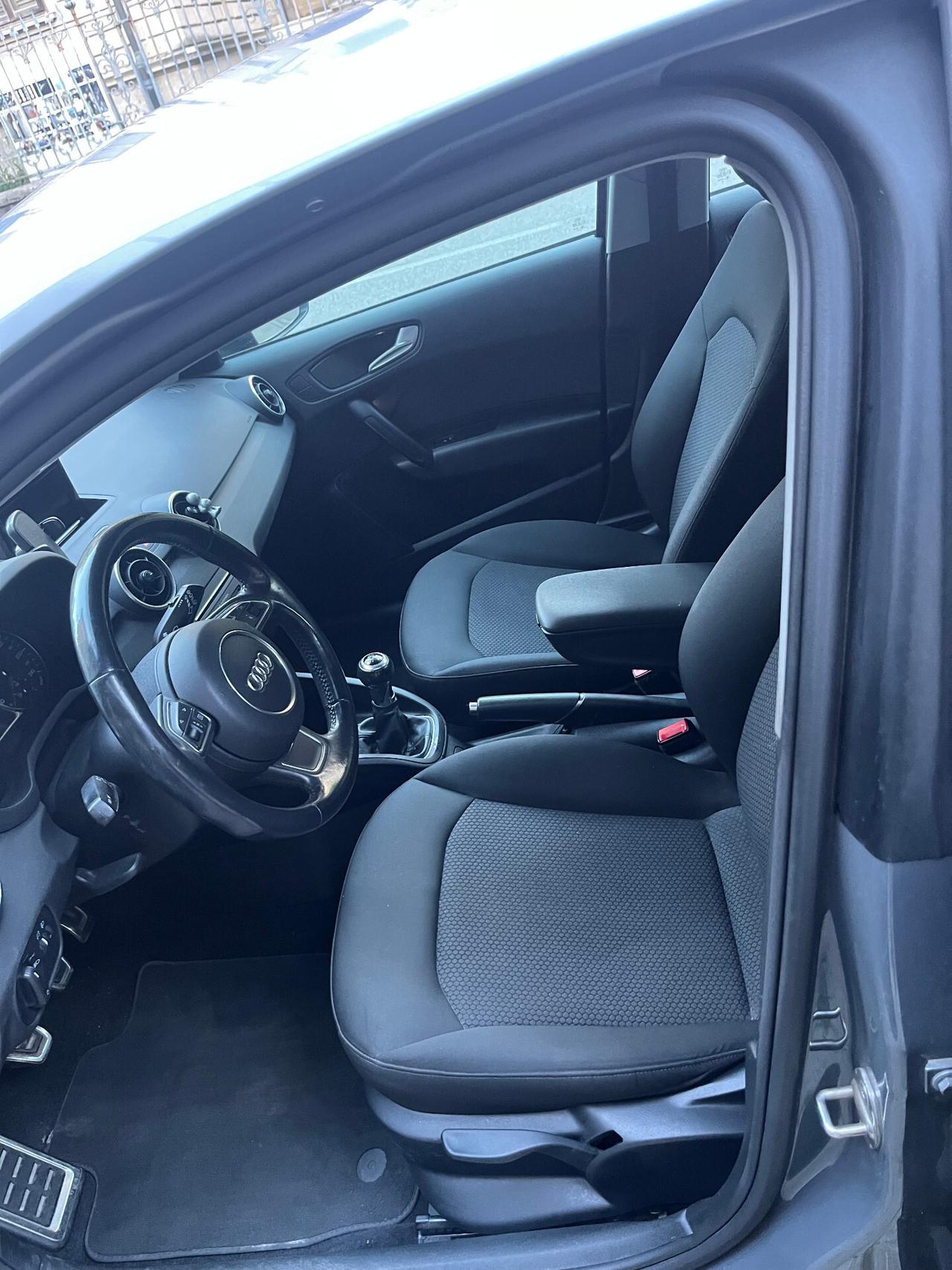 AUDI A1 SLINE SPB 1.0 82CV TFSI ADMIRED - ANCHE PER NEOPATENTATI KM 75.085 UNICO PROPRIETARIO