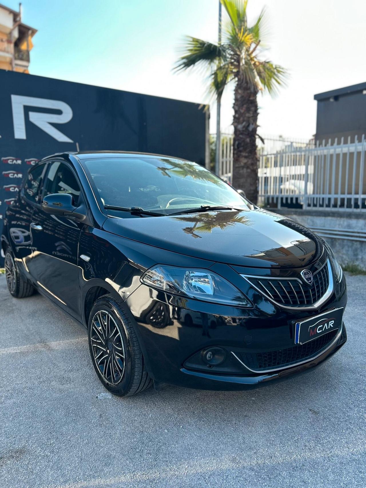 Lancia Ypsilon 1.0 FireFly 5 porte S&S Hybrid Ecochic Gold