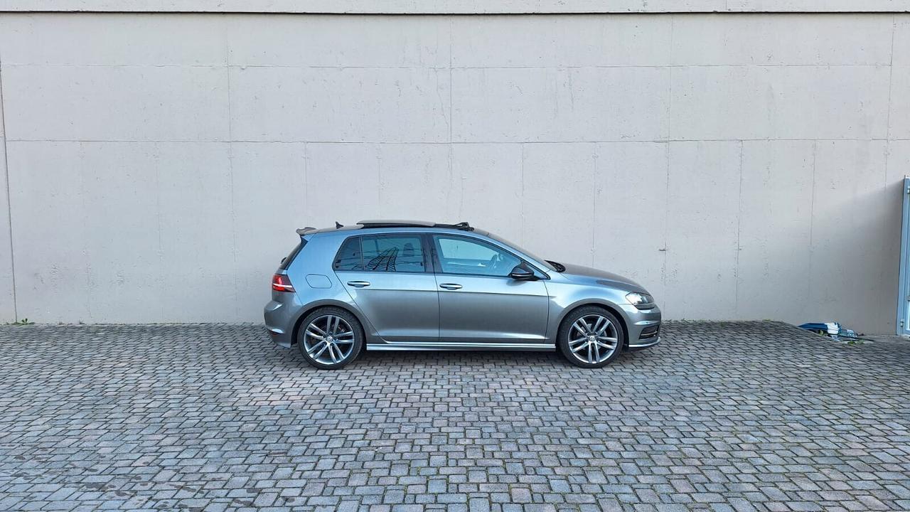 Volkswagen Golf 7 1.6 DSG R-LINE tetto ACC Keyless LED