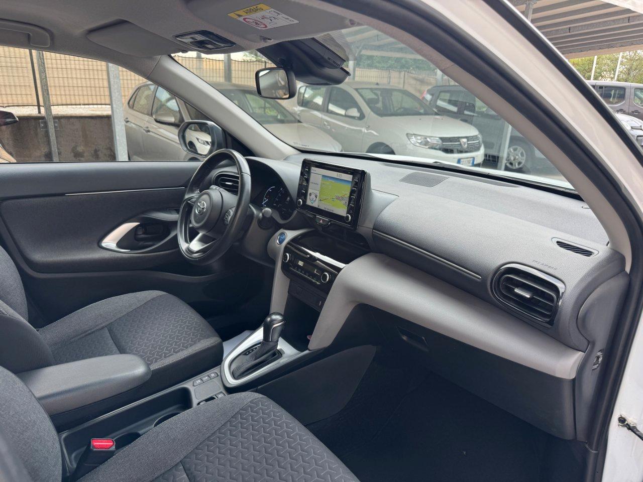 Toyota Yaris Cross 1.5h Business awd-i 116cv e-cvt NAVI