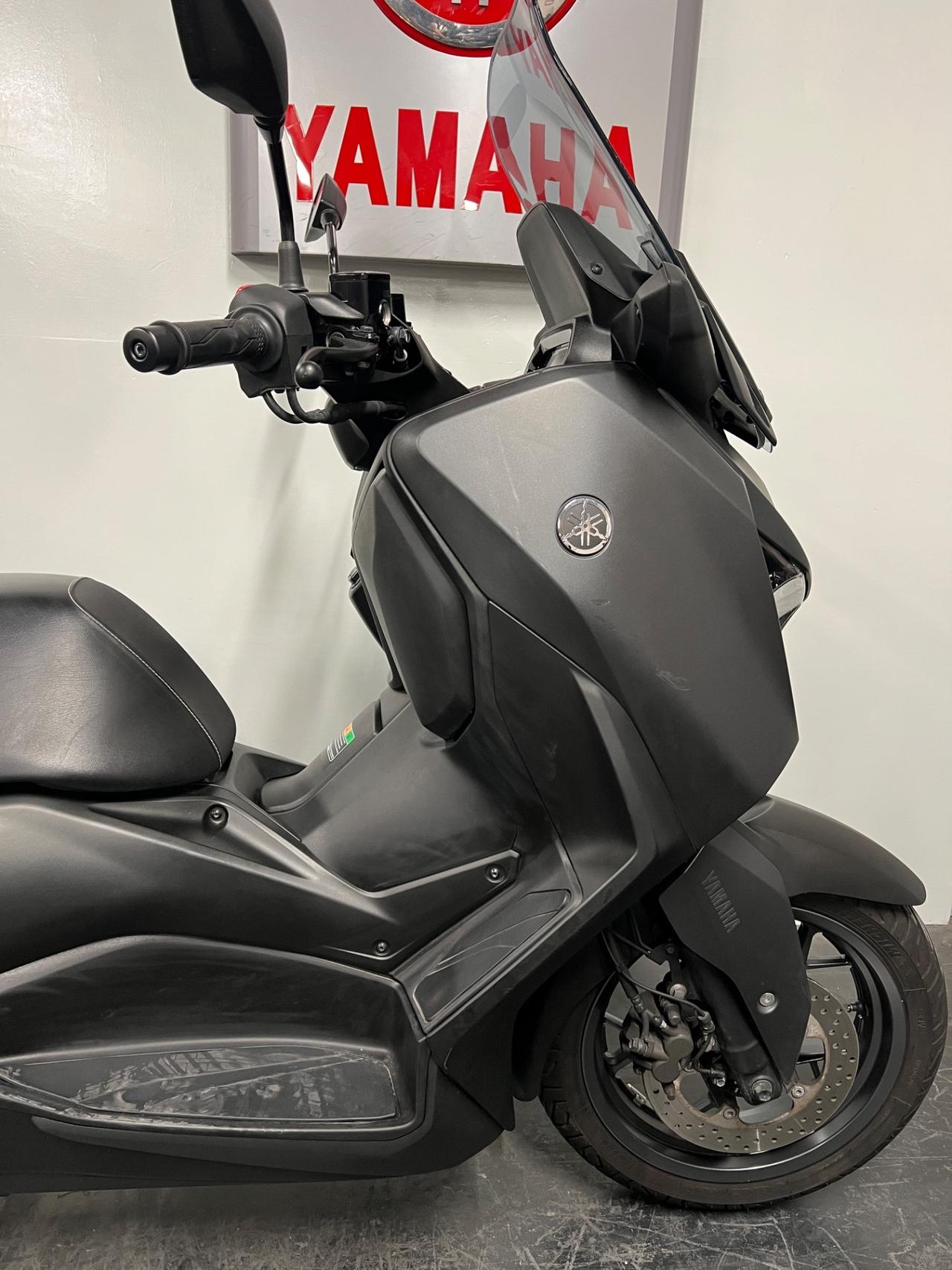 Yamaha X-Max 300