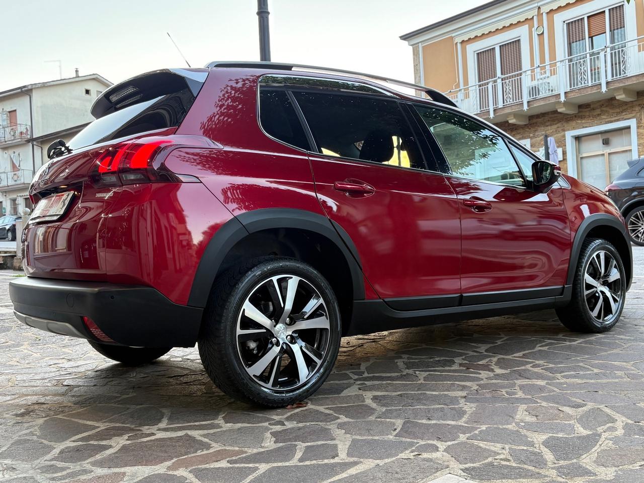 Peugeot 2008 BlueHDi 120 EAT6 Allure FULL/LED/NAV