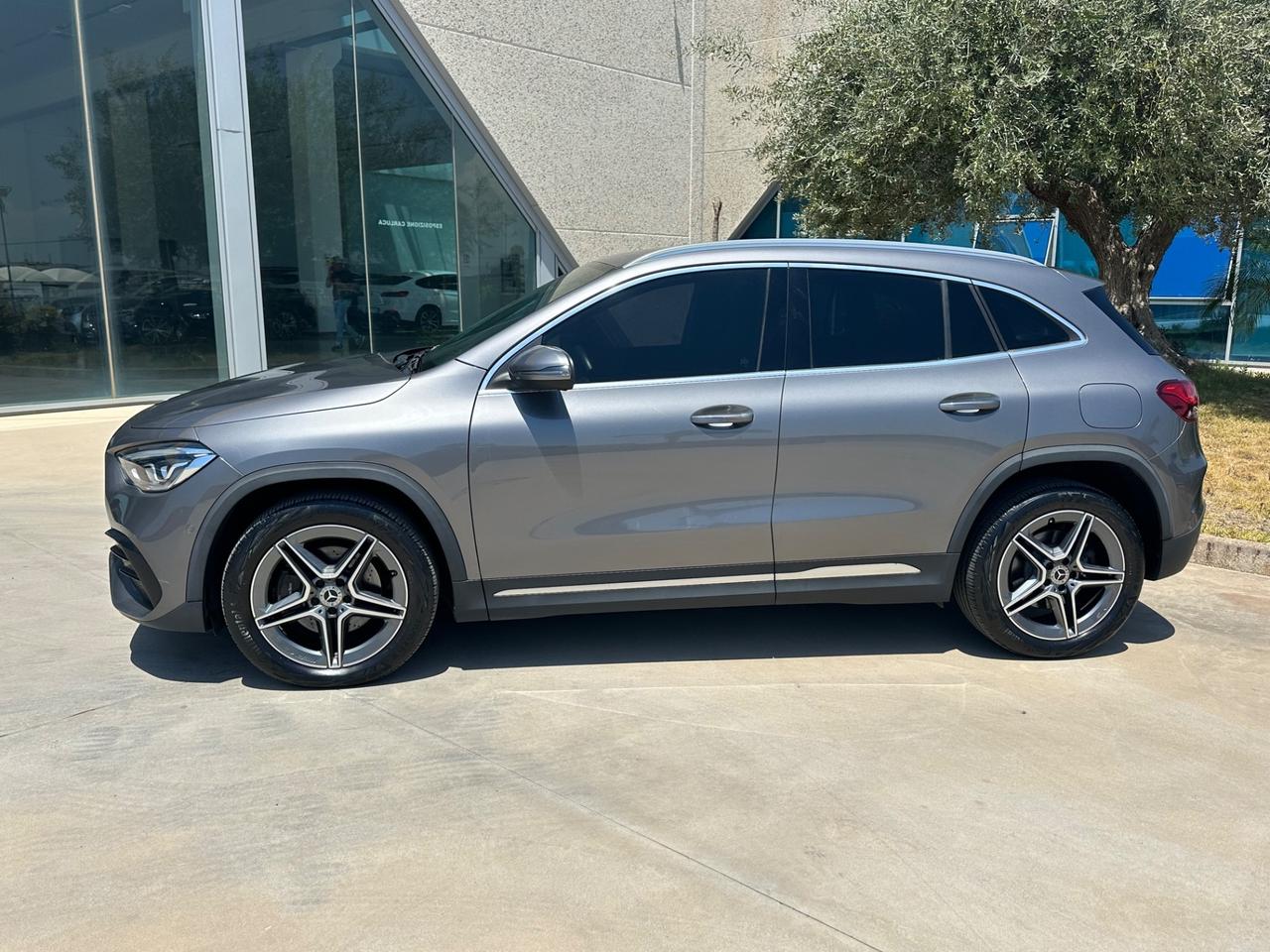 Mercedes-Benz GLA 250 e phev Premium possibilità noleggio no scoring