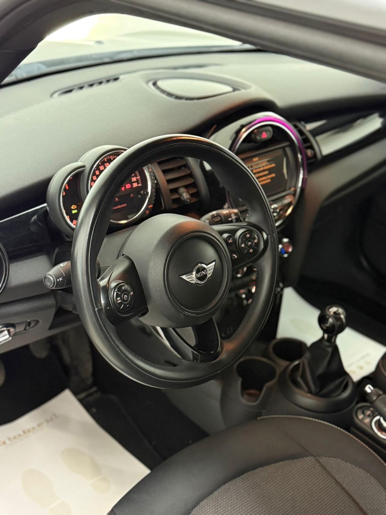 Mini Cooper D 1.5 116cv