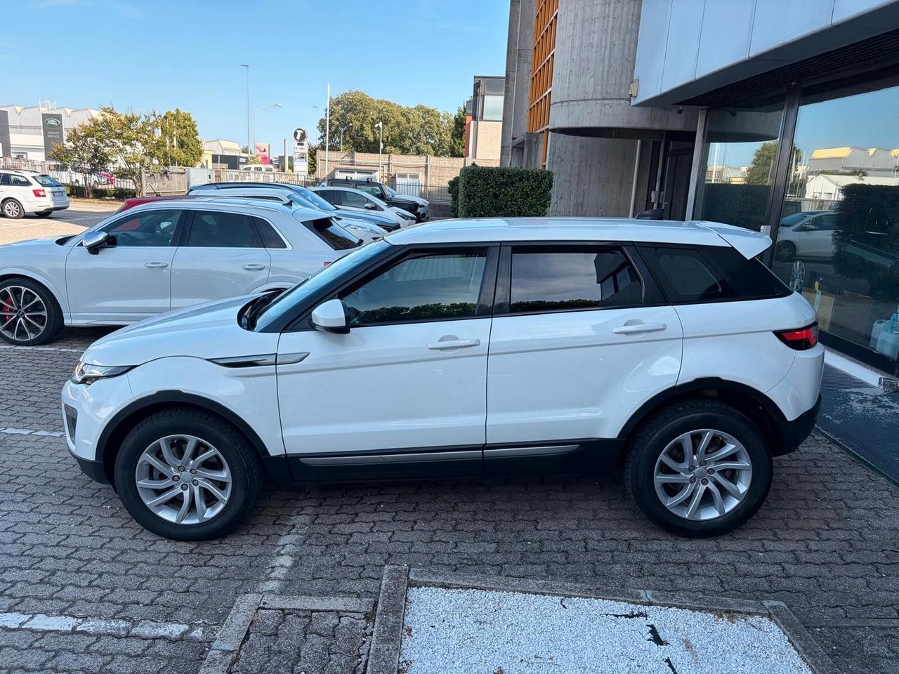 Land Rover Range Rover Evoque 5p 2.0 td4 SE 150cv auto