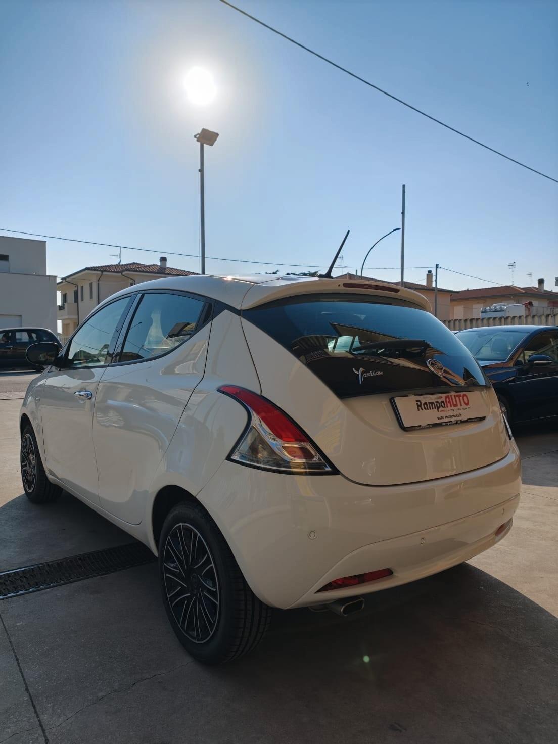 Lancia Ypsilon 1.2 69 CV 5 porte GPL Ecochic Platinum