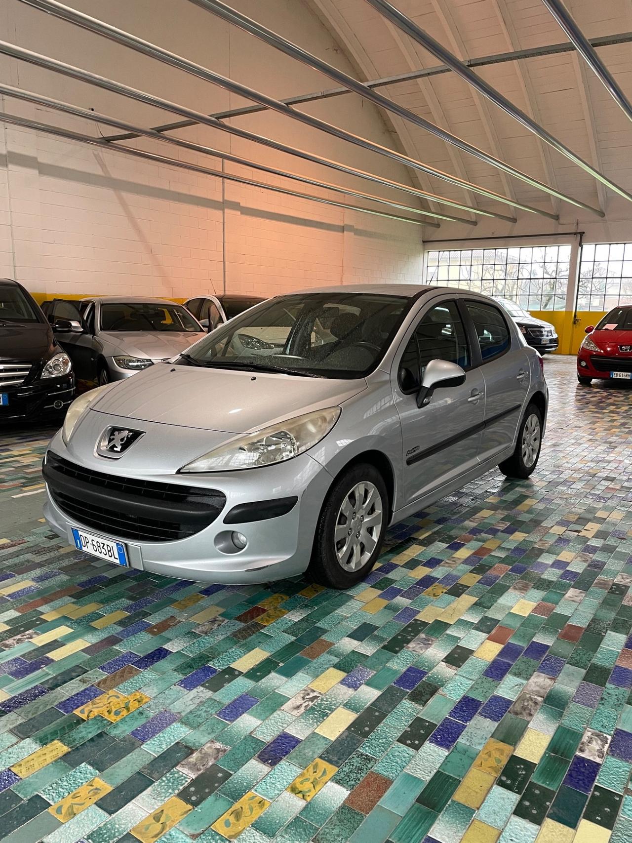 Peugeot 207 1.4 8V 75CV 5p. X Line