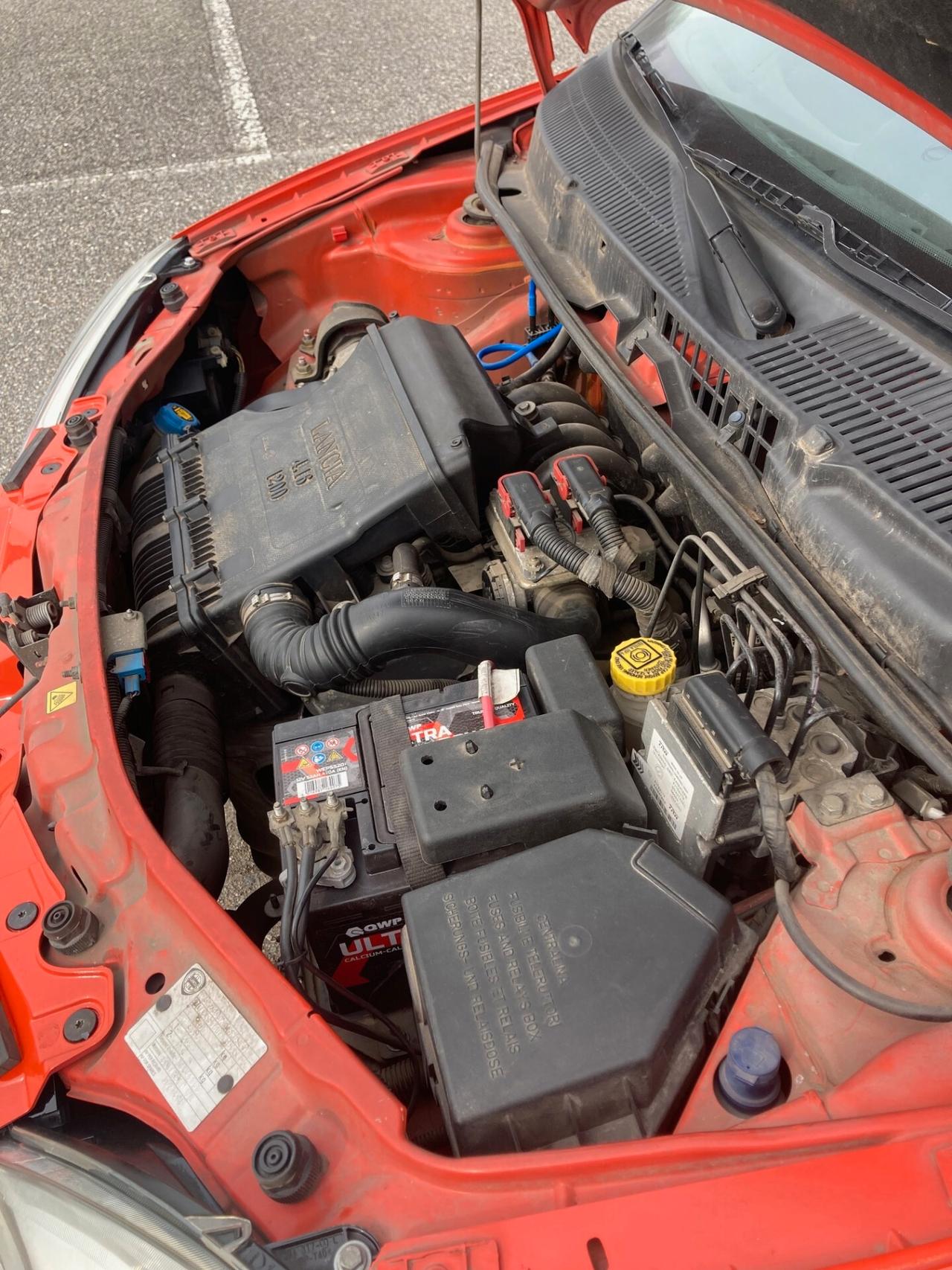 Lancia Ypsilon 1.2 MOMO