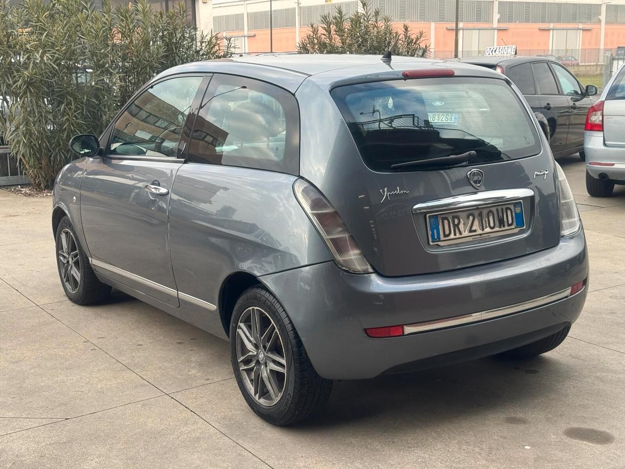 Lancia Ypsilon 1.3 MJT 75 CV Argento