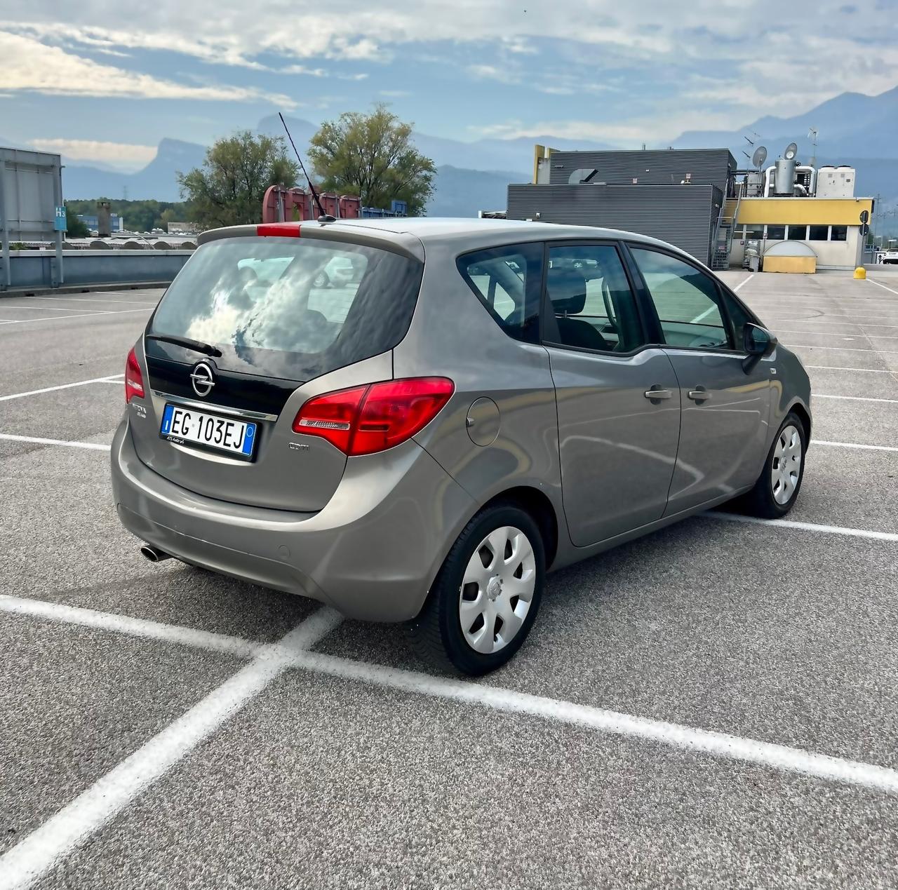 Opel Meriva B-Color Panoramic Neopatentati 2011