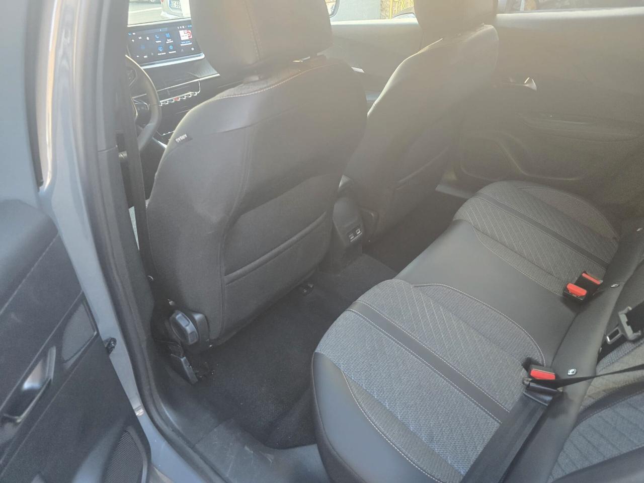 Peugeot 2008 PureTech 100 S&S Allure