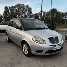 Lancia Ypsilon 1.3 MJT 75 CV Oro