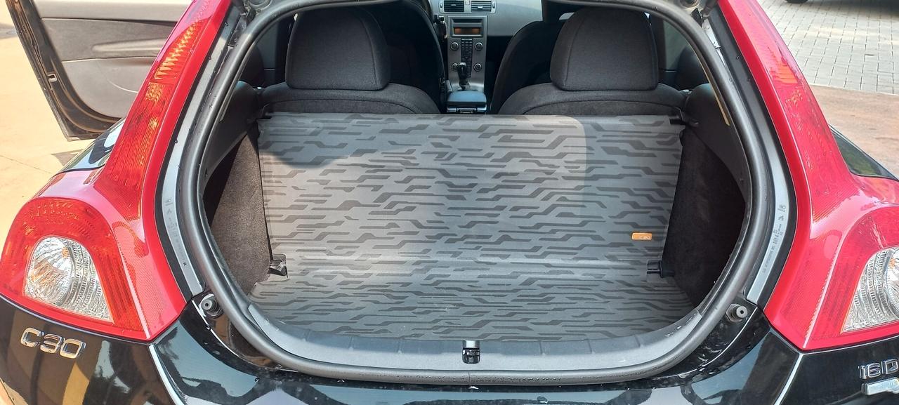 Volvo C30 coupe'
