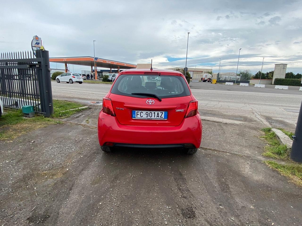 Toyota Yaris 1.0 5 porte GPL