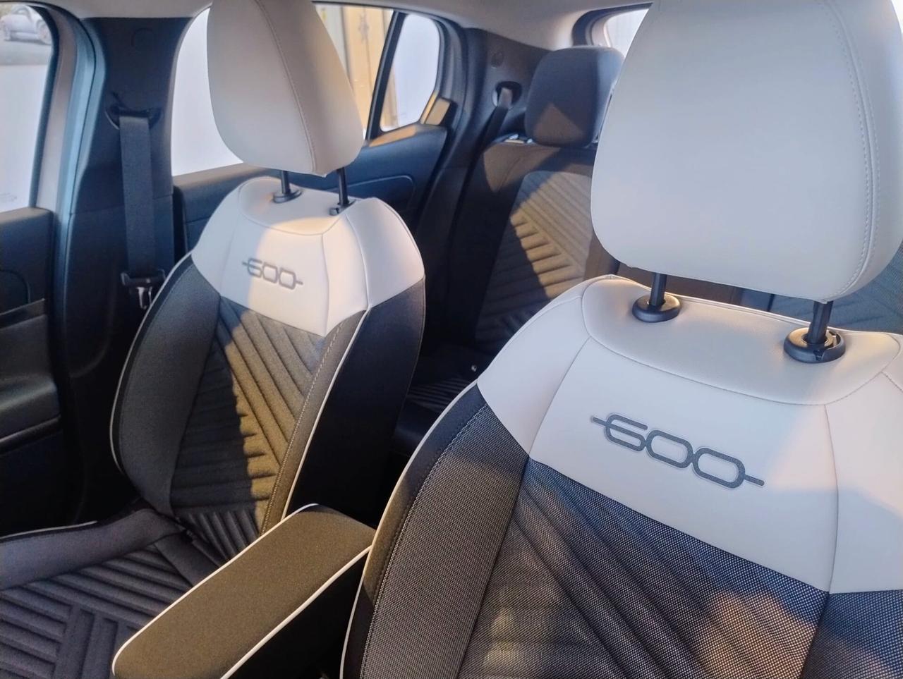 Fiat 600 Hybrid 100 CV DCT MHEV La Prima