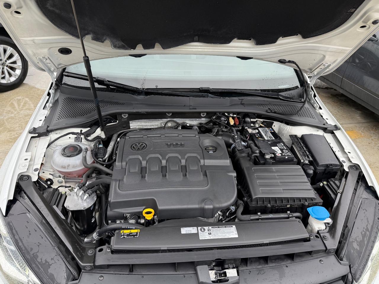 Volkswagen Golf 1.6 TDI 115 CV -R LINE- KEYLESS