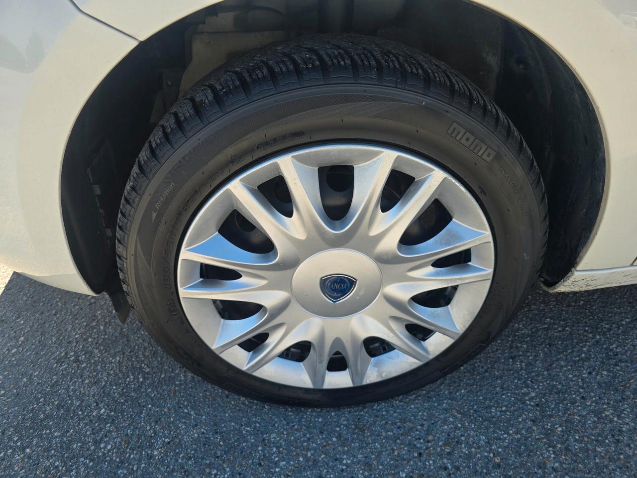 Lancia Ypsilon 1.2 69 CV 5 porte GPL Ecochic Silver