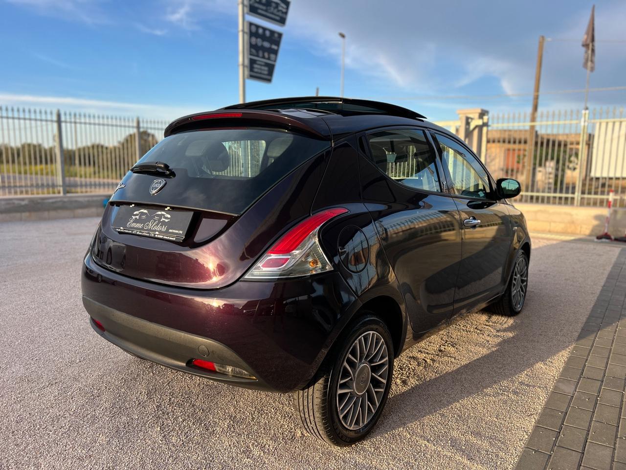 Lancia Ypsilon 1.3 MJT 95 CV 5 porte S&S Platinum TETTO PELLE