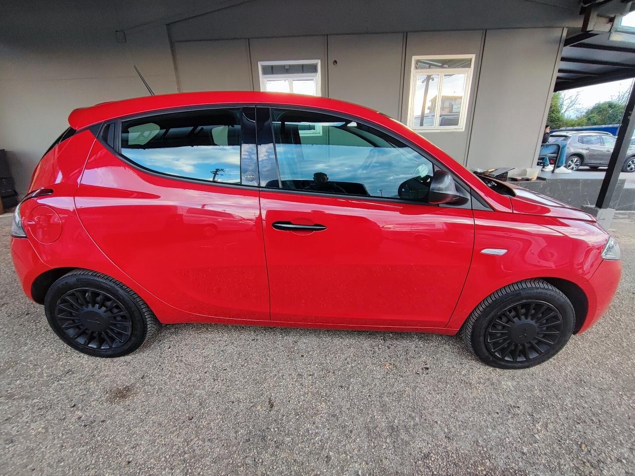Lancia Ypsilon 5 porte S&S Hybrid Ecochic Gold