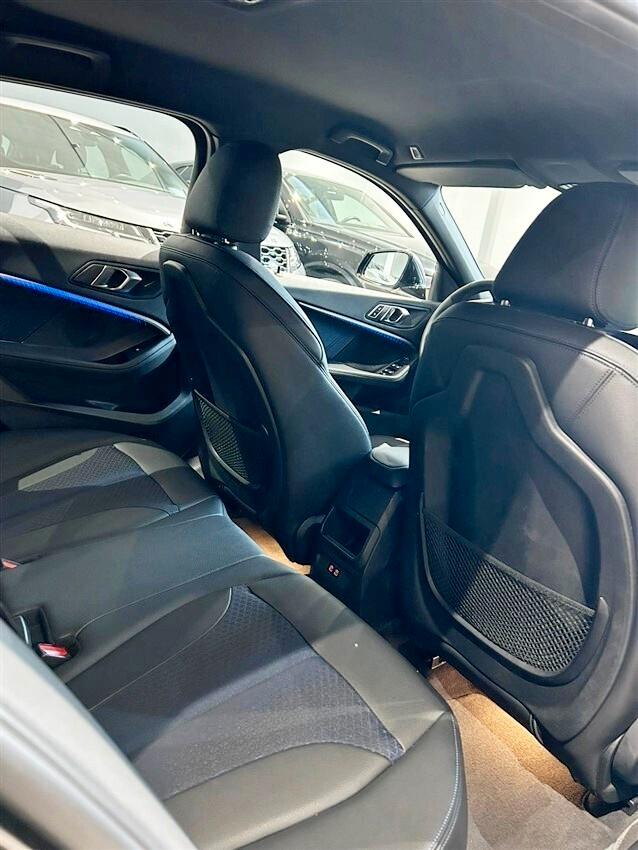 Bmw 116 116d 5p. Msport