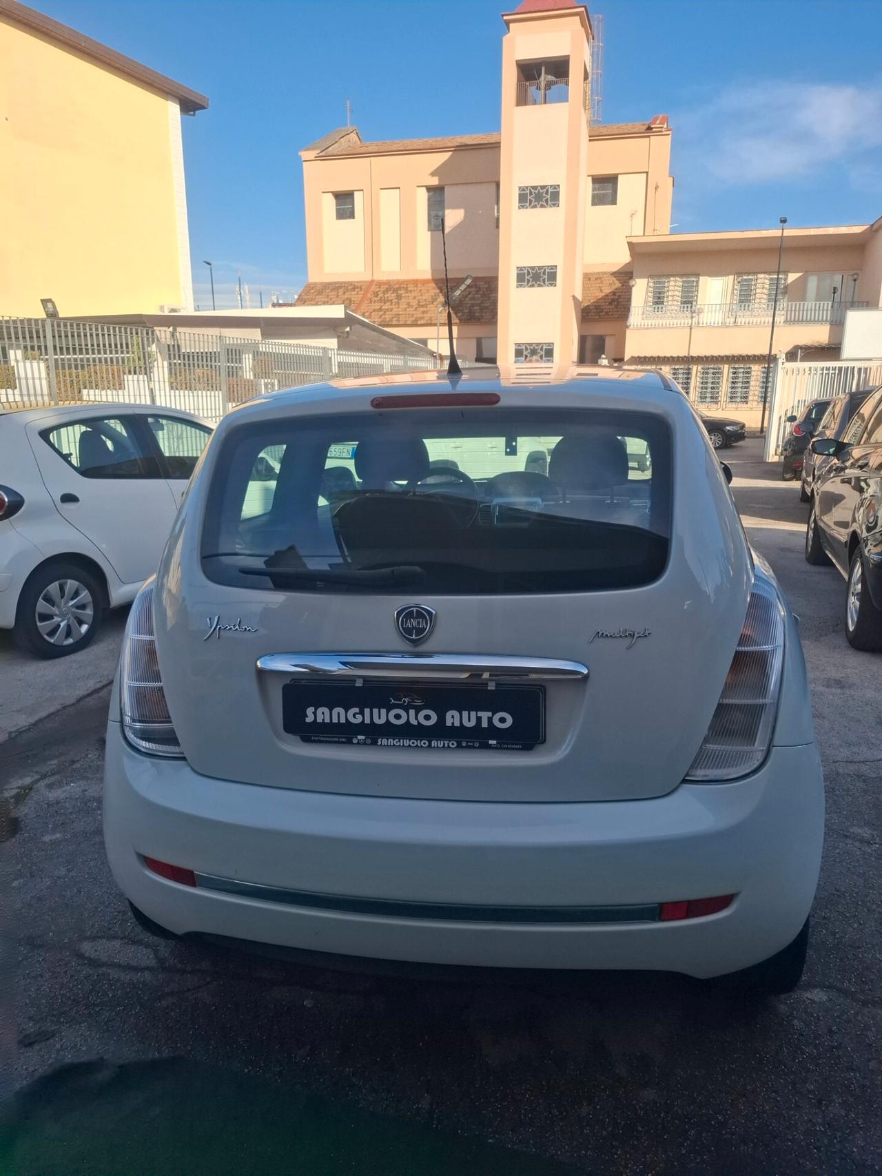 Lancia Ypsilon 1.3 MJT 75 CV Diva