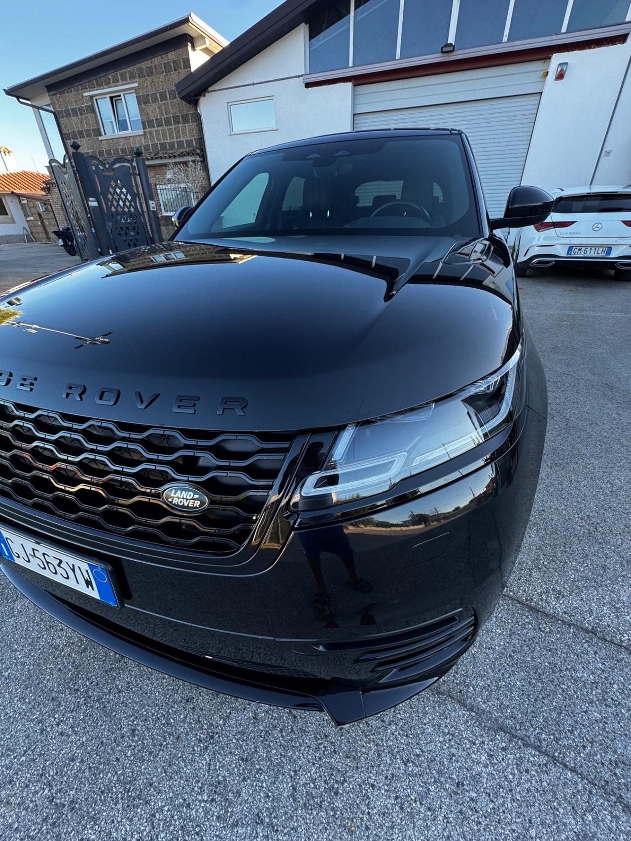 Land Rover Range Velar Total black