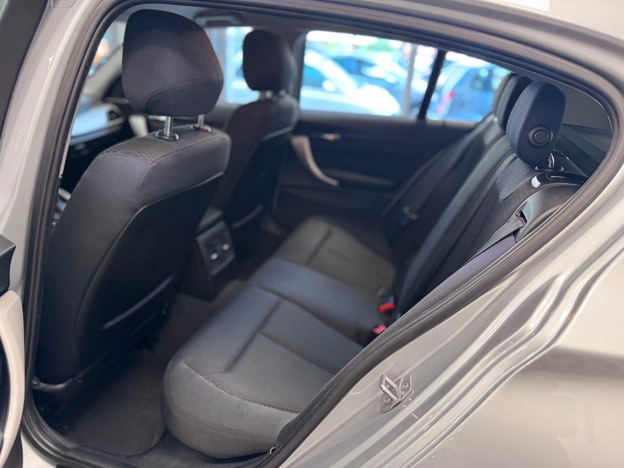 Bmw 118 118d 5p. Urban