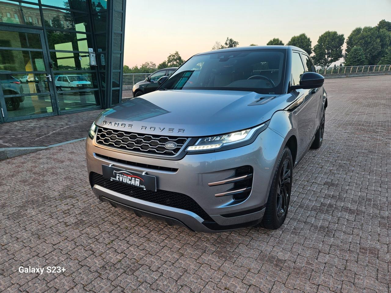 Range Rover Evoque HYBRID R-dynamic