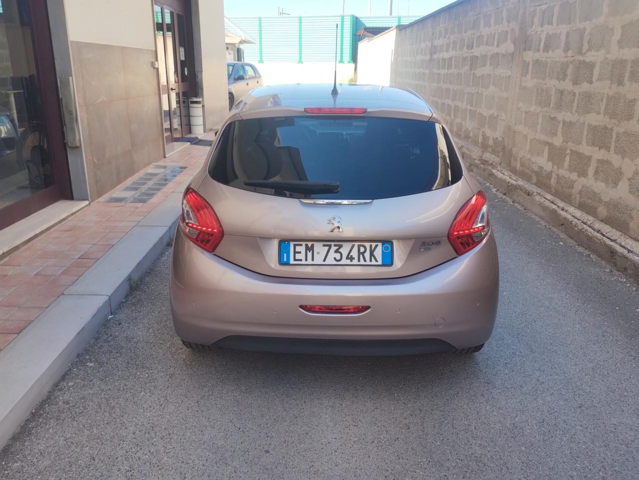 Peugeot 208 1.6 e-HDi 92 CV Stop&Start 5 porte Allure
