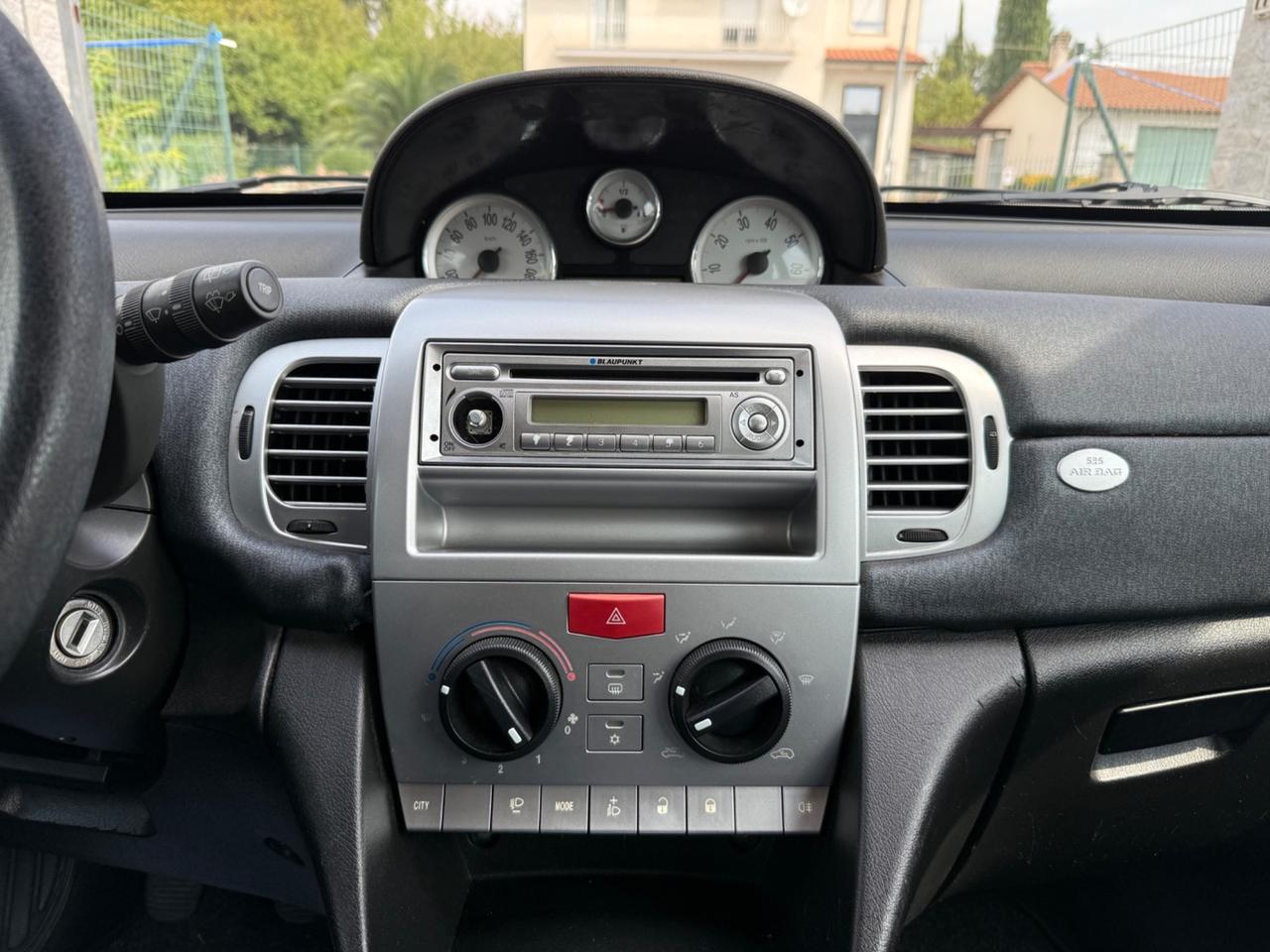 Lancia Ypsilon 1.3 MJT 75 CV Argento