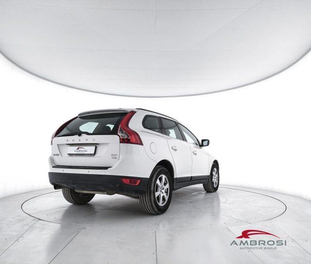 VOLVO XC60 2.4 D 175 CV FWD Momentum - PER OPERATORI DEL SETT