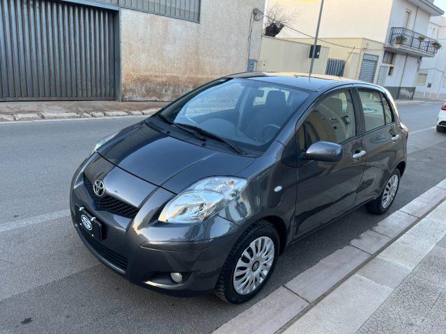 TOYOTA Yaris 1.3 5P M-MT (Aut.) Sol*39000km*