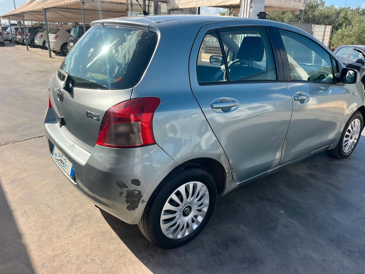 Toyota Yaris 1.0 5 porte Sol