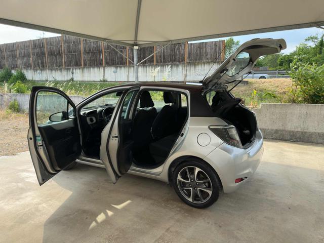 TOYOTA Yaris 1.5 5 POSTI IBRIDA OK NEOPATENTATI BI-COLOR