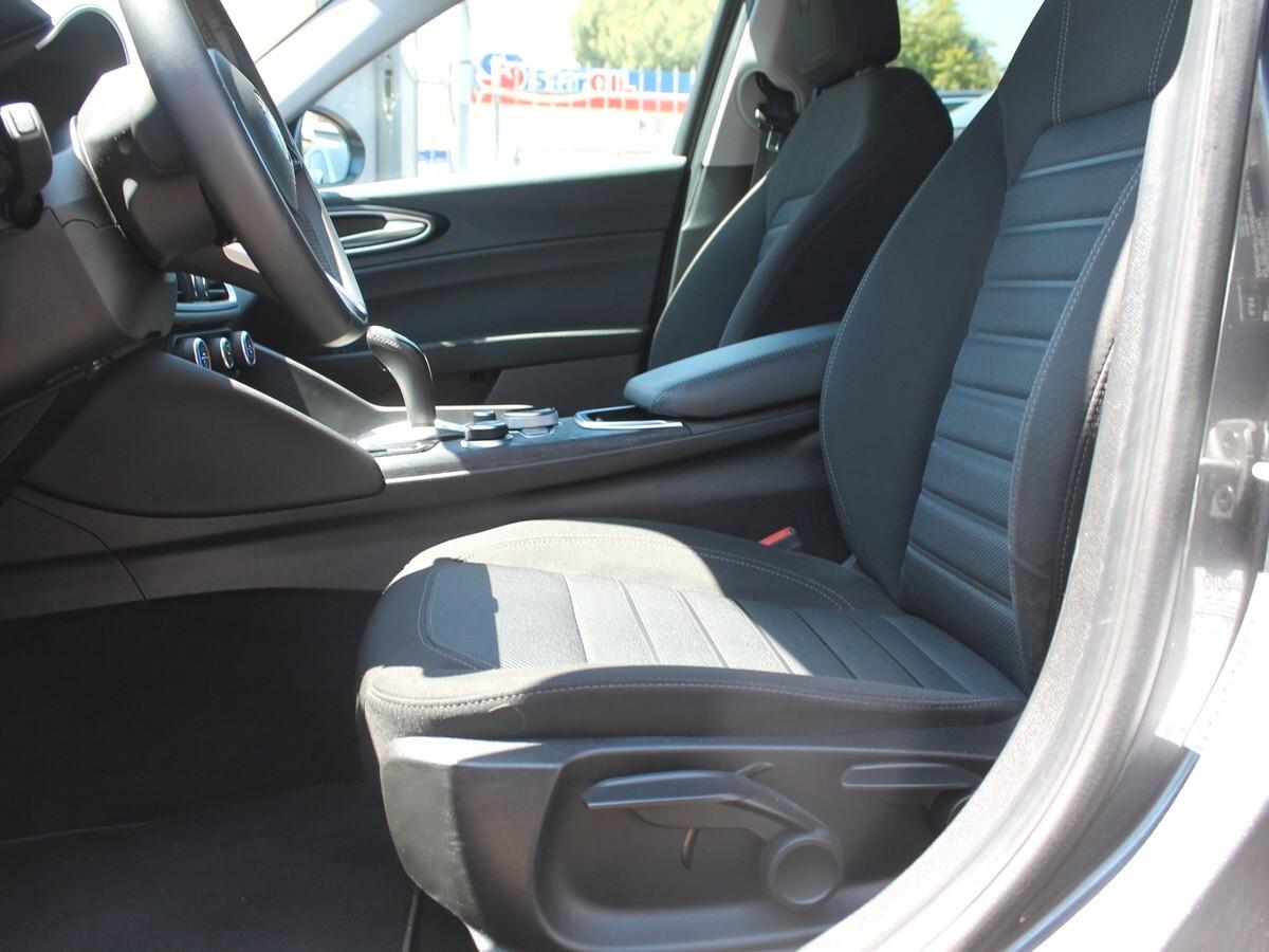 Alfa Romeo Giulia 2.2 Turbodiesel 190 CV AT8 Business Navi PREZZO REALE UNIPRO IVA DEDUCIBILE