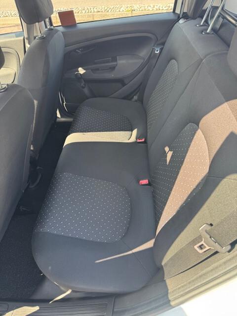 Fiat Grande Punto 1.3MJT 75 5p.Van Dyn. 4pti-ok neopatentati!!