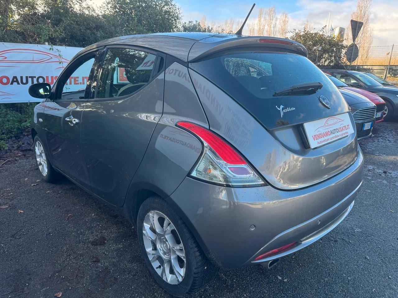 Lancia Ypsilon 1.2 69 CV 5 porte Silver