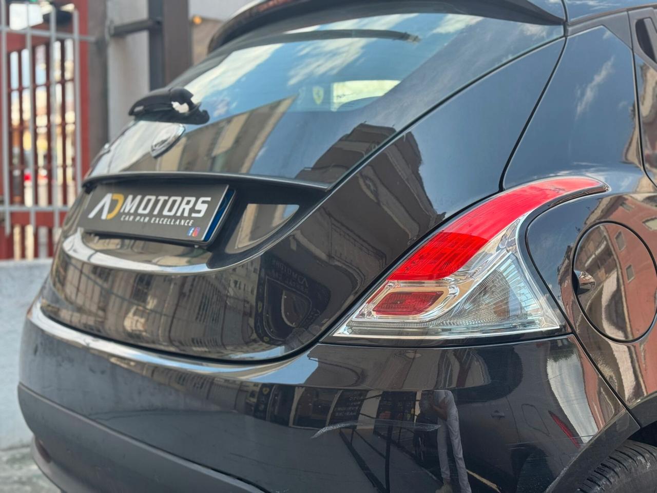 Lancia Ypsilon 1.2 69 CV 5 porte GPL Ecochic Gold