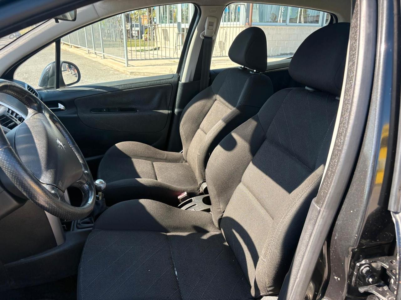 Peugeot 207 1.4 HDi 70CV 5p. ONE Line