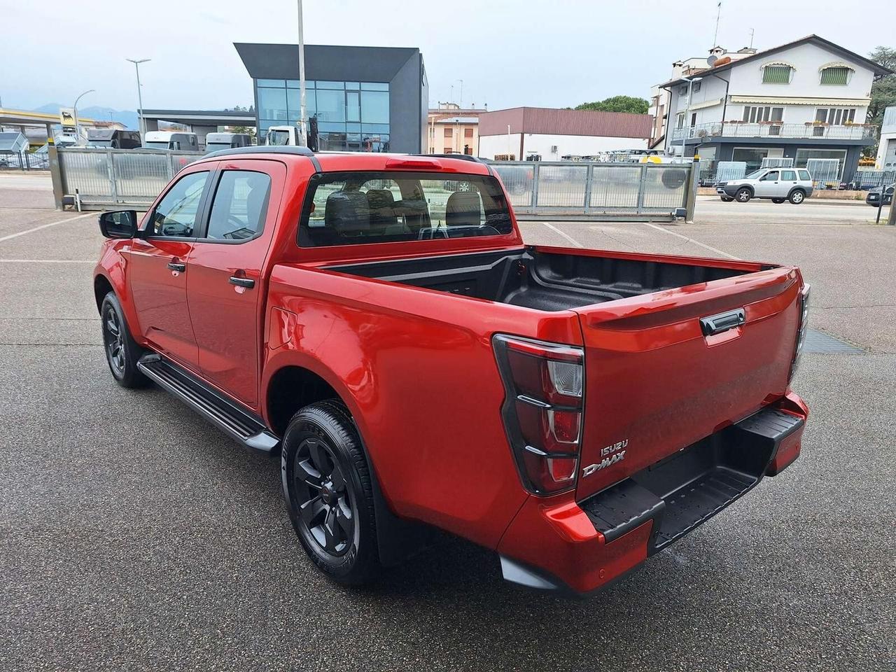 Isuzu D-Max N60 1.9 aut. Crew Nitro Sport Cab