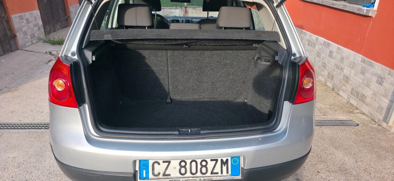 Volkswagen Golf 1.6 16V FSI 5p. Sportline