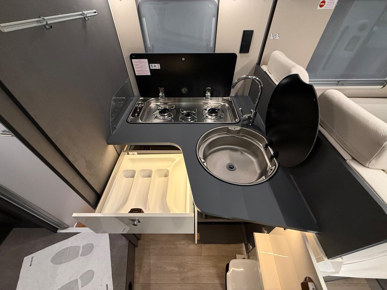 LAIKA KOSMO 409 L 7.40 4 POSTI OMOLOGATI