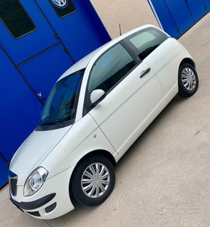 LANCIA Ypsilon 1.2 69 CV Diva NEOPATENTATI