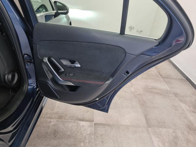 MERCEDES-BENZ A 180 d Automatic Premium