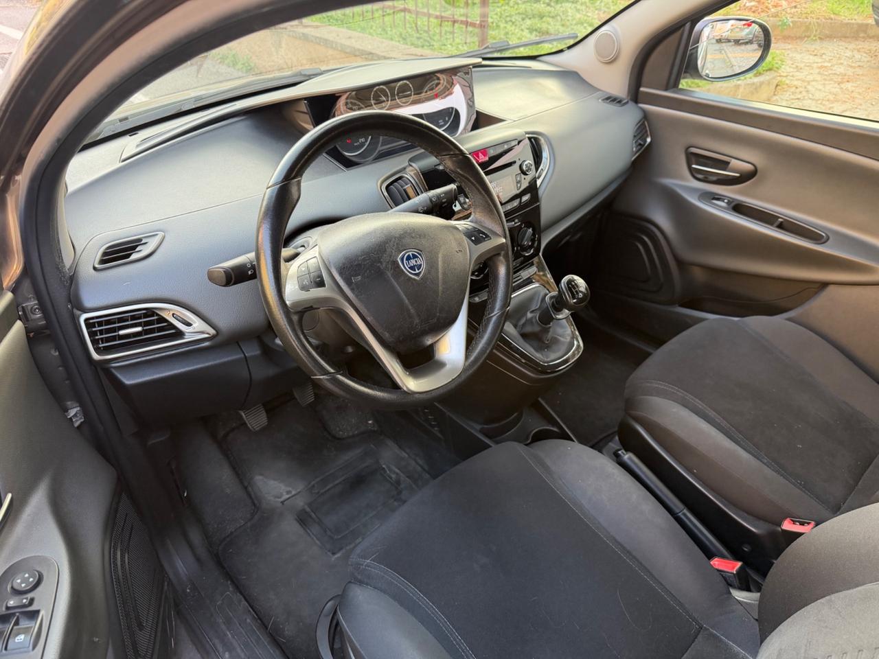 Lancia Ypsilon 1.2 69 CV 5 porte Gold