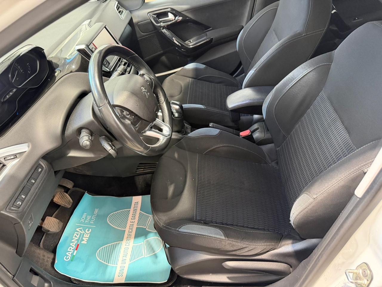 Peugeot 208 PureTech 82 5 porte Allure