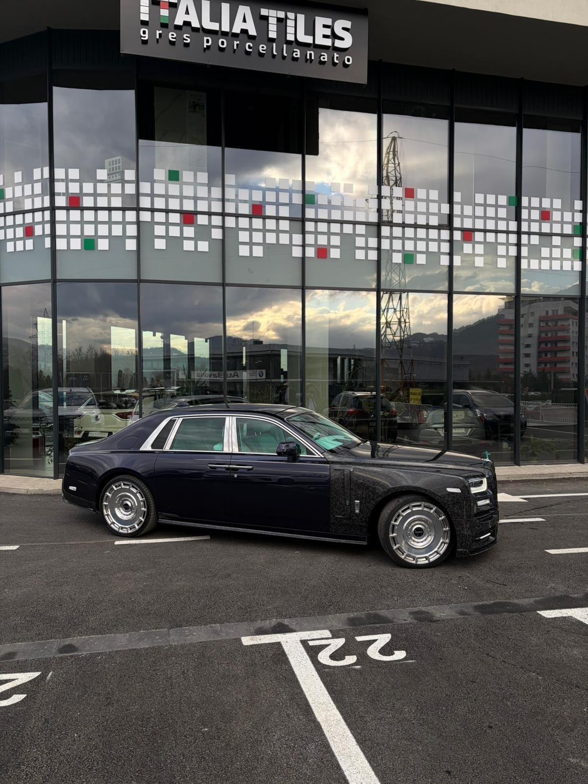 Rolls Royce Phantom 6.7 EWB